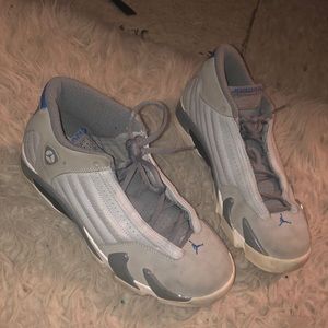 Light blue, gray jordans💙